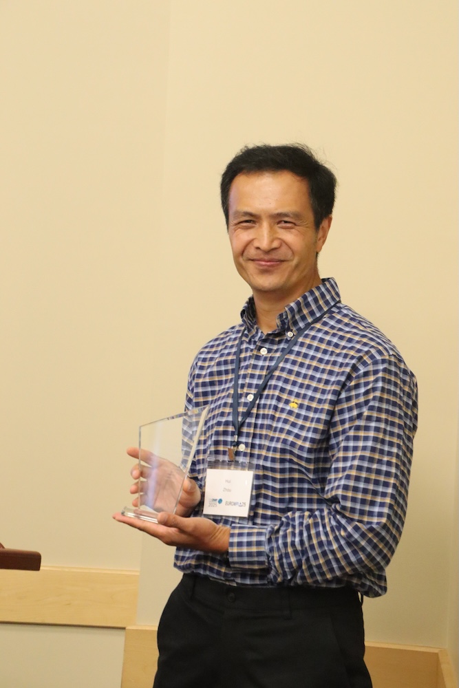 Hui Zhou with the EuroMPI Best Paper Award